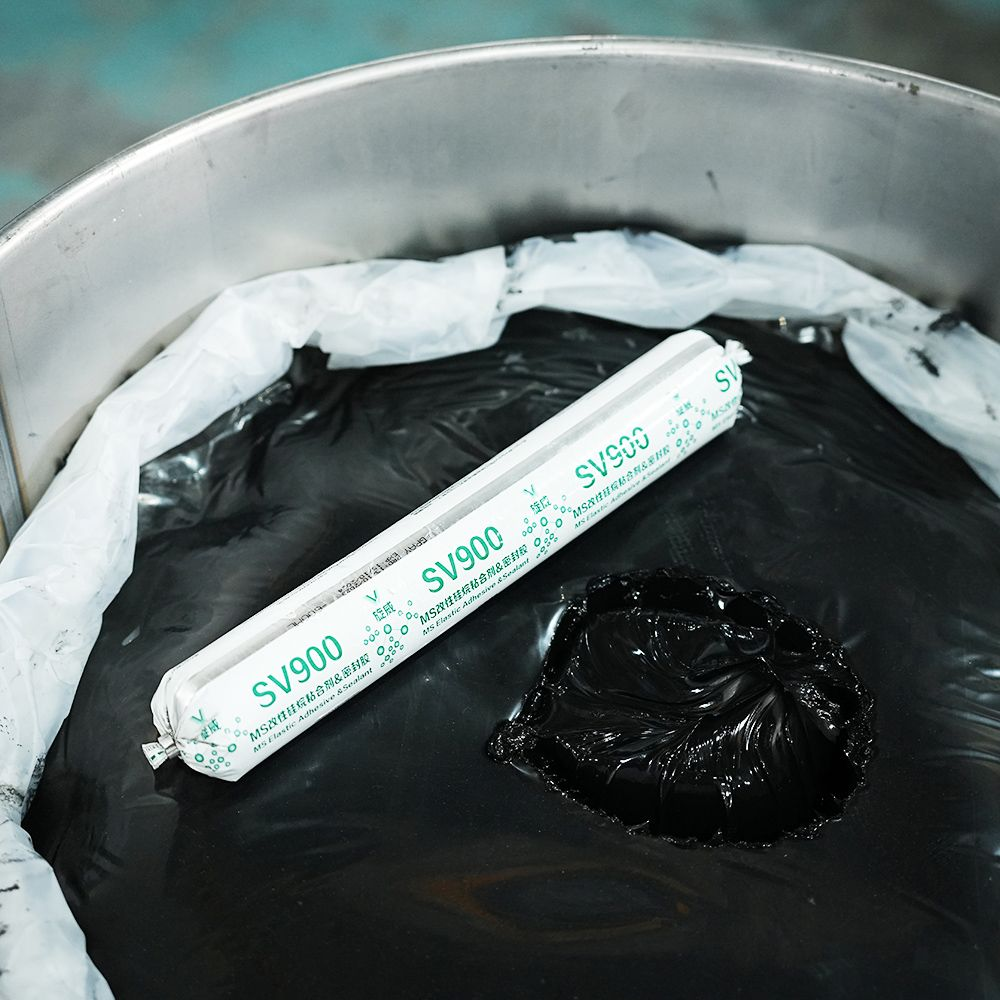 SV900 is a silicone-modified, low-modulus, high-elasticity, one-component sealant. It cures upon reaction with atmospheric moisture to form a soft, elastic rubber.
The surface drying time and curing time depend on humidity and temperature. The curing time is also influenced by joint depth. Higher temperature and humidity accelerate surface drying and curing, while lower temperature and humidity slow down these processes.
SV900 contains no solvents, isocyanates, silicone, or PVC. It exhibits good adhesion to many substrates and is compatible with paint systems.
This sealant also offers good UV resistance, making it suitable for both indoor and outdoor applications.